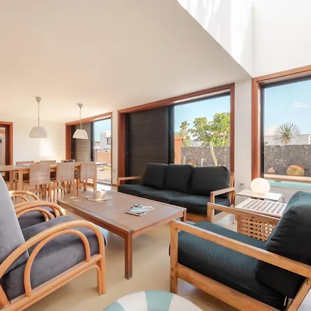 Canaryislandshost L Pausa Villa Costa Teguise