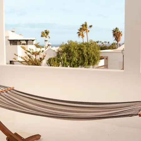 Canaryislandshost L Pausa Costa Teguise